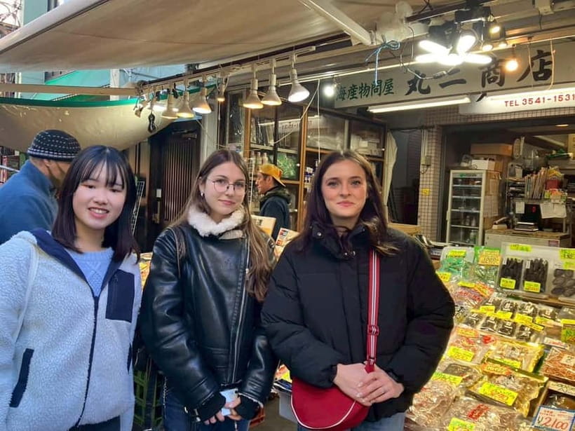 Tokyo: Tsukiji walk & sushi private tour with Uni Students - Things to consider before you reserve