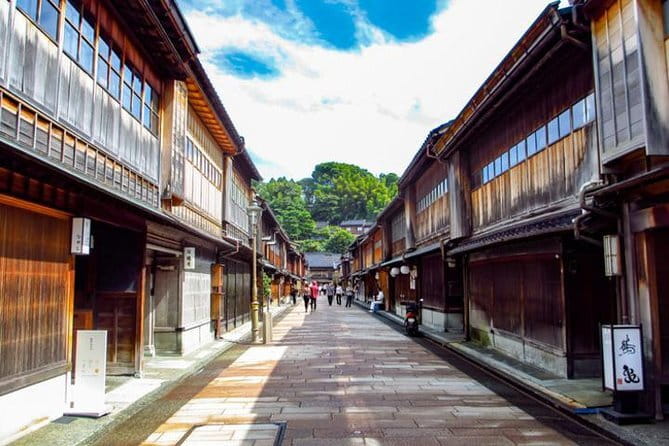 True Kanazawa: Private Walking tour with a Local guide - What the $183 price really buys