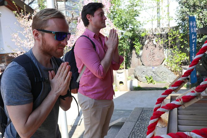 Tsukiji Fish Market Small-Group Food Walking Tour - How good are the guides?