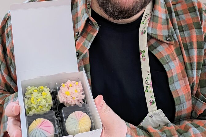 Wagashi traditional japanese sweets class - Group size, family fit, and the pace of the lesson